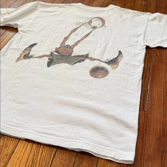 90’s Hang Time Core America Vintage T-Shirt - Picture 8 of 13